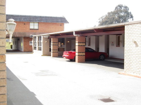Canberra Lyneham Motor Inn - Accommodation Redcliffe 3