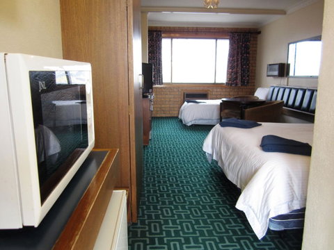 Canberra Lyneham Motor Inn - Accommodation Redcliffe 6