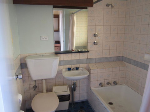 Canberra Lyneham Motor Inn - Accommodation Redcliffe 9