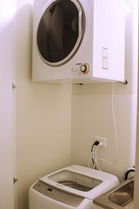 Stylish, Modern, Cute As A Button - Braddon CBD - Accommodation Redcliffe 7