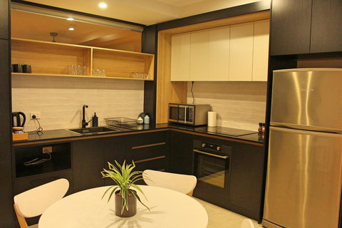 Stylish, Modern, Cute As A Button - Braddon CBD - Accommodation Redcliffe 0