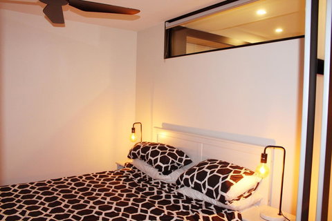 Stylish, Modern, Cute As A Button - Braddon CBD - Accommodation Redcliffe 11