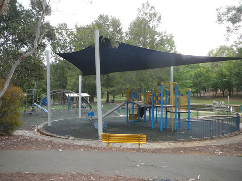 3BR Executive Apartment With Lake And Mountain Views - Accommodation Redcliffe 13