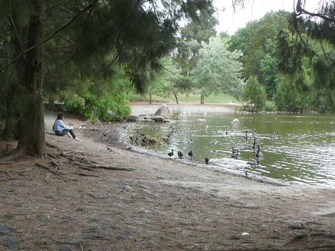 3BR Executive Apartment With Lake And Mountain Views - Accommodation Redcliffe 16