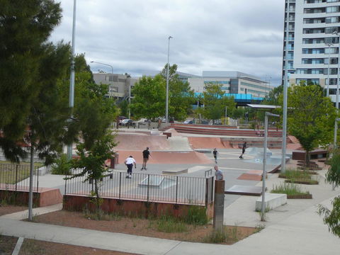 3BR Executive Apartment With Lake And Mountain Views - Accommodation Redcliffe 14