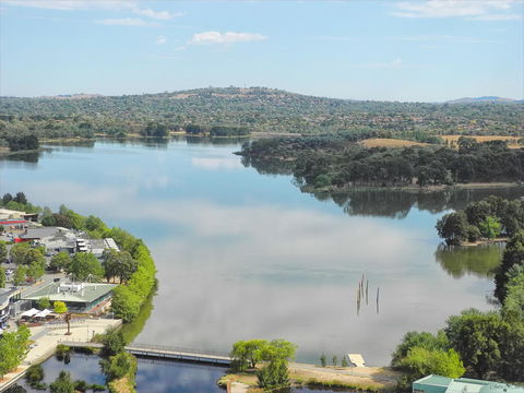 3BR Executive Apartment With Lake And Mountain Views - Accommodation Redcliffe 0