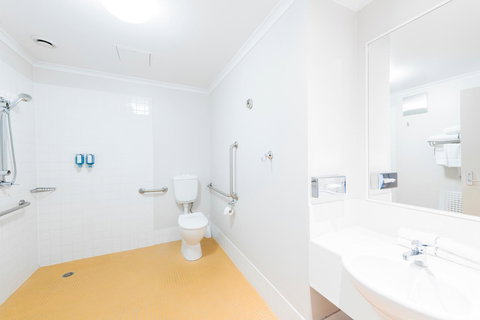 The Woden Hotel - Accommodation Redcliffe 6