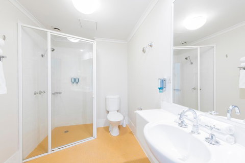 The Woden Hotel - Accommodation Redcliffe 10