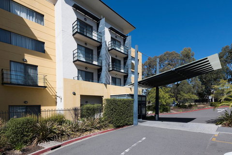 The Woden Hotel - Accommodation Redcliffe 1