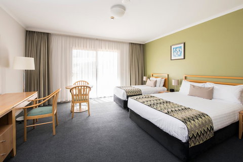 The Woden Hotel - Accommodation Redcliffe 11