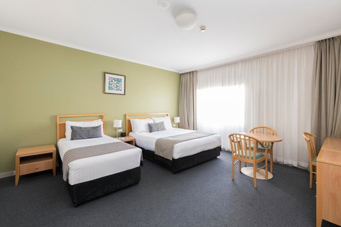 The Woden Hotel - Accommodation Redcliffe 5