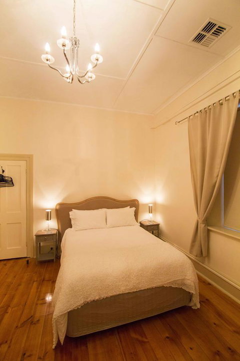 Wellington Courthouse - Accommodation Redcliffe 1