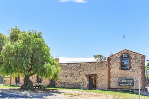 Wellington Courthouse - Accommodation Redcliffe 8