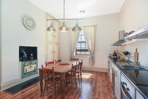 Wellington Courthouse - Accommodation Redcliffe 23