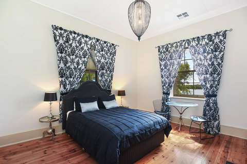 Wellington Courthouse - Accommodation Redcliffe 2