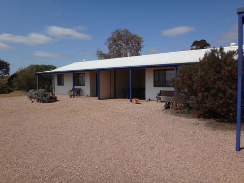 Windana Cottages - Accommodation Redcliffe 14