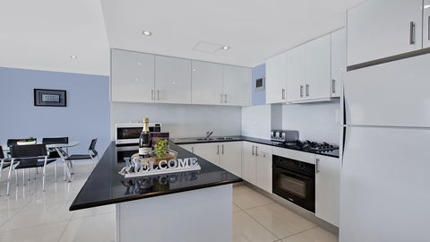 Lakeside Waterfront Apartment The Entrance - Accommodation Redcliffe 1