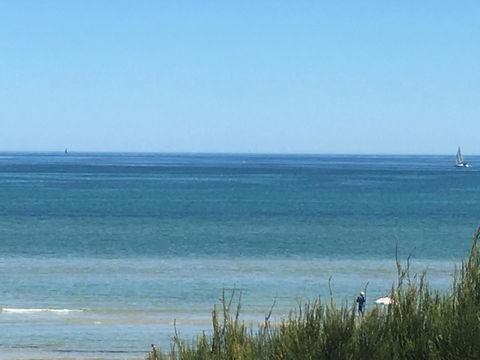 Blissful Beachfront Beachouse - Accommodation Redcliffe 19