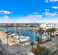 Port Adelaide Executive Waterfront Apartment - Accommodation Redcliffe