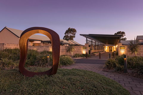 The Louise - Accommodation Redcliffe 26