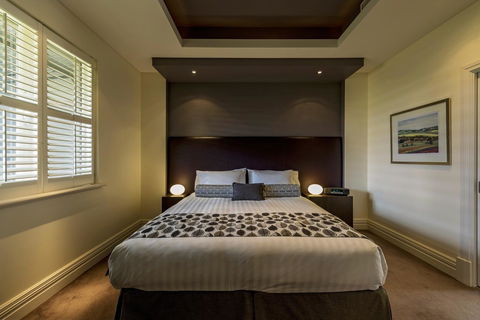 The Louise - Accommodation Redcliffe 11