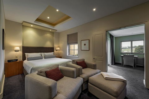 The Louise - Accommodation Redcliffe 37
