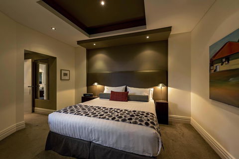 The Louise - Accommodation Redcliffe 12