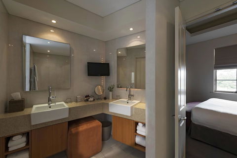 The Louise - Accommodation Redcliffe 17