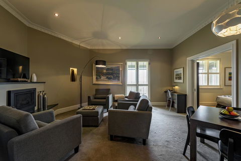 The Louise - Accommodation Redcliffe 8