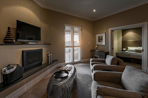 The Louise - Accommodation Redcliffe 40