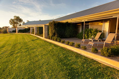 The Louise - Accommodation Redcliffe 7