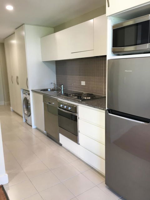 Beachside Luxury Apartments One & Two Bedroom In Beachfront Oaks Pier Building - Accommodation Redcliffe 21