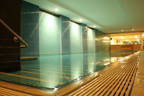 Beachside Luxury Apartments One & Two Bedroom In Beachfront Oaks Pier Building - Accommodation Redcliffe 34