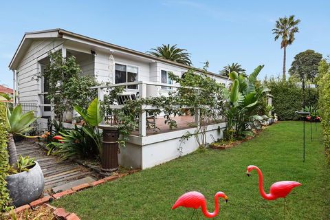 Ainslie Roberts Drive Retreat - Accommodation Redcliffe 7