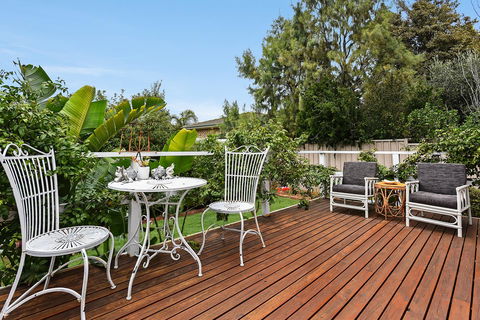 Ainslie Roberts Drive Retreat - Accommodation Redcliffe 9
