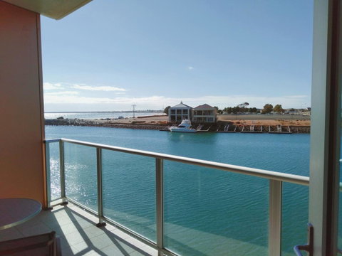 Wallaroo Marina Executive Apartments - Accommodation Redcliffe 0