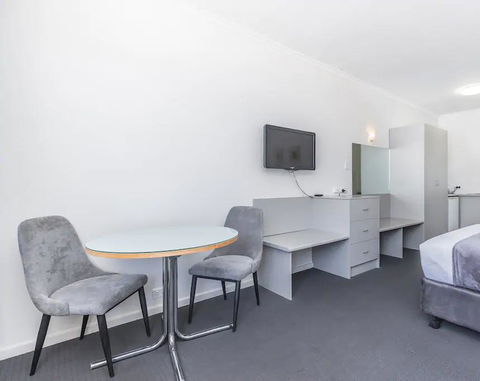 Hi 5 Glenelg Studio Apartment - Accommodation Redcliffe 8