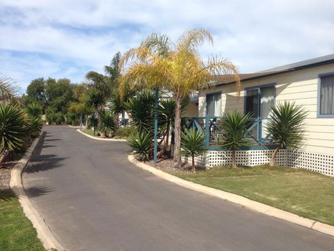 Sail & Anchor - Accommodation Redcliffe 12