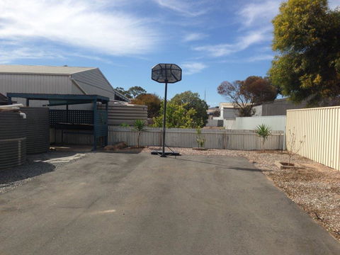 Sail & Anchor - Accommodation Redcliffe 5