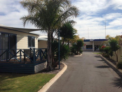 Sail & Anchor - Accommodation Redcliffe 1