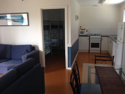Sail & Anchor - Accommodation Redcliffe 3