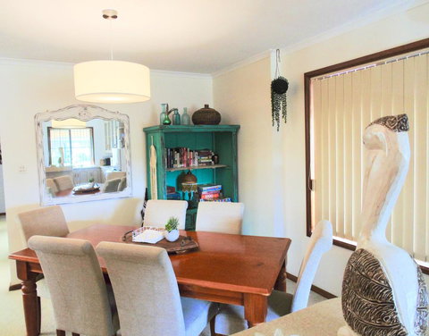 Baronet B & B - Accommodation Redcliffe 5