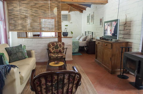 Trevalia Accommodation - Accommodation Redcliffe 1