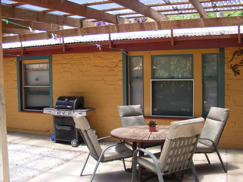 Trevalia Accommodation - Accommodation Redcliffe 10