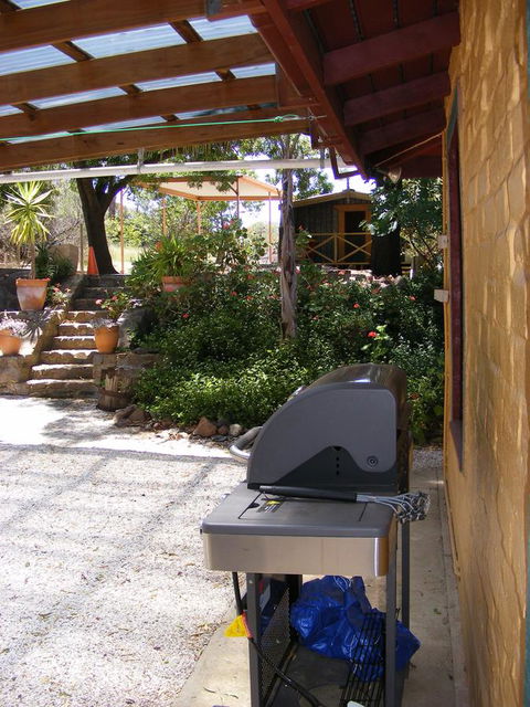 Trevalia Accommodation - Accommodation Redcliffe 3