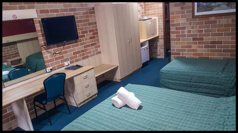 Windsor Terrace Motel - Accommodation Redcliffe 4