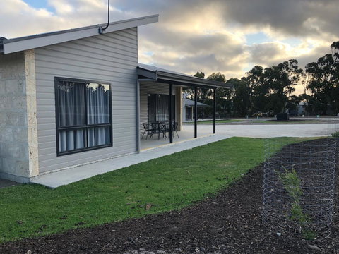 Jalilla Village - Accommodation Redcliffe 11