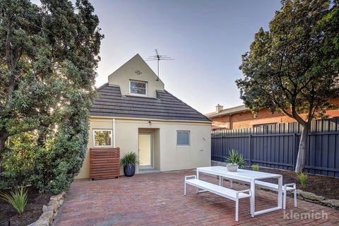 The Beach House @ Grange - Accommodation Redcliffe 9