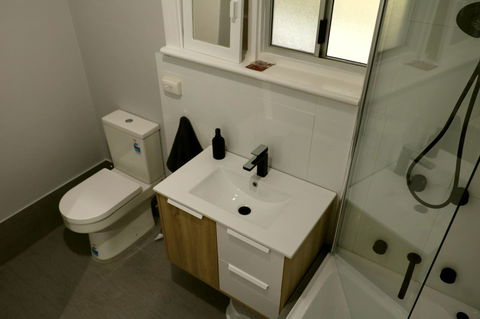 The Purple Door On Seaview - Accommodation Redcliffe 15