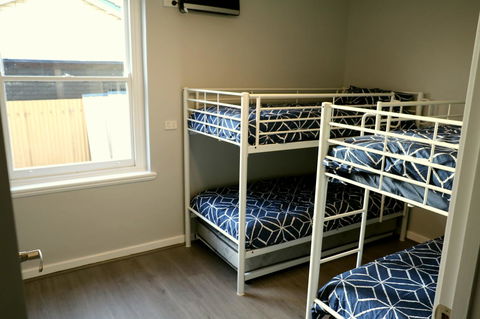 The Purple Door On Seaview - Accommodation Redcliffe 14